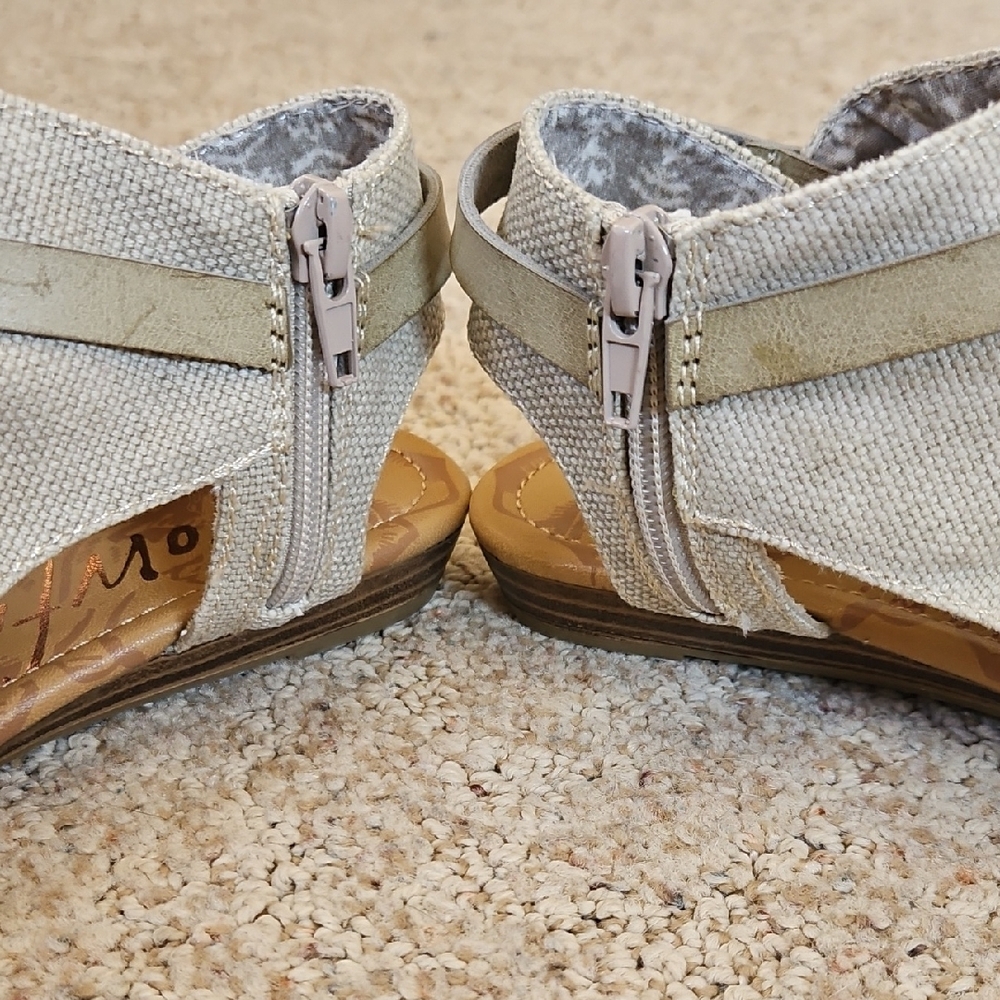 Blowfish Cream Malibu Sandals with Ankle Wrap and Adjustable Strap - Picture 9 of 12